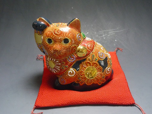 Japanese KUTANI Yaki Lucky Cat Maneki Neko